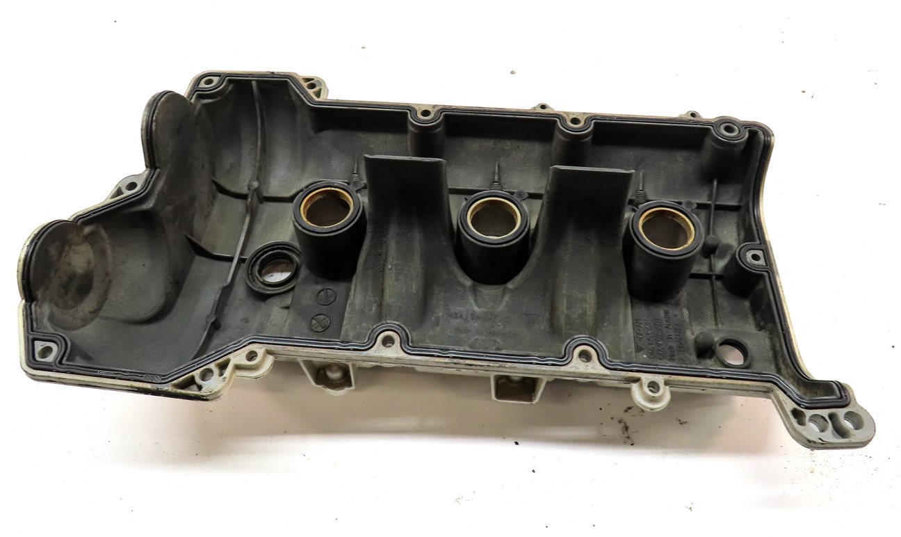 Thumbnail 6: 2011-2016 PORSCHE PANAMERA (970 G1) 3.6L M46 FRONT LEFT DRIVER VALVE COVER