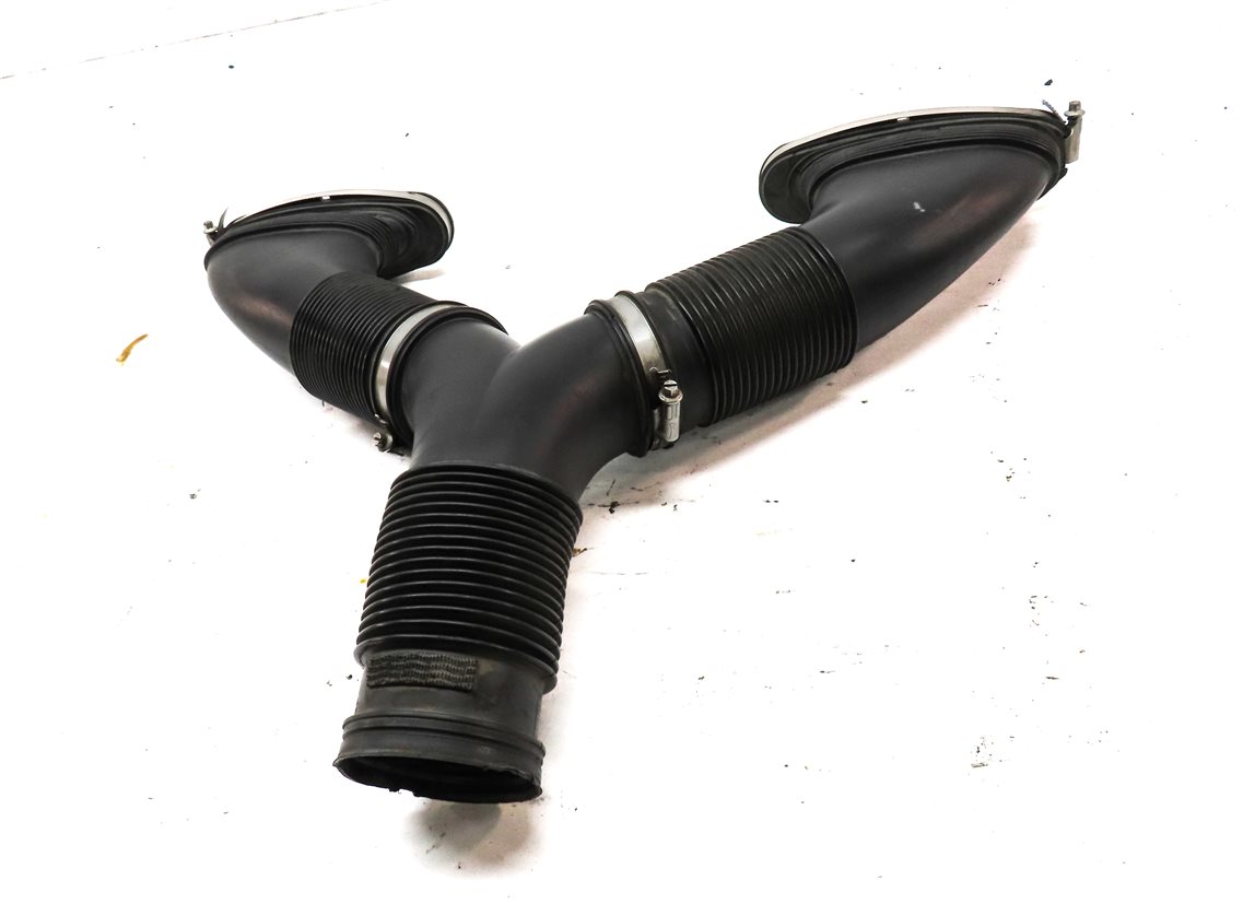 Thumbnail 2: 2011 PORSCHE PANAMERA (970 G1) 3.6L (M46.20) ENGINE AIR INTAKE Y PIPE HOSE DUCT
