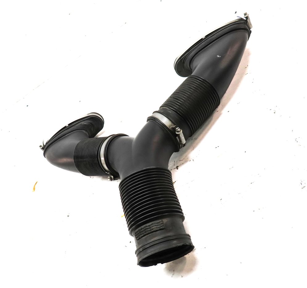 Thumbnail 3: 2011 PORSCHE PANAMERA (970 G1) 3.6L (M46.20) ENGINE AIR INTAKE Y PIPE HOSE DUCT