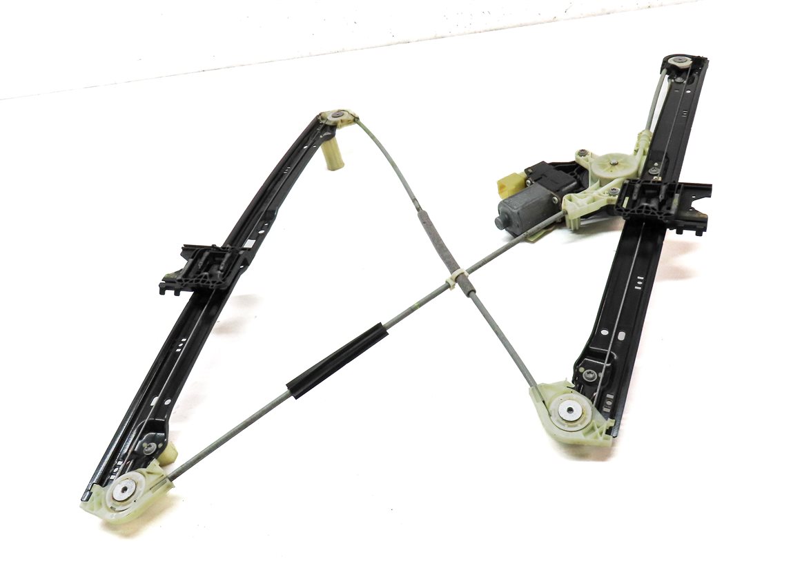 Thumbnail 2: 2013-2019 RANGE ROVER (L405) FRONT LEFT DRIVER DOOR WINDOW REGULATOR w/ MOTOR