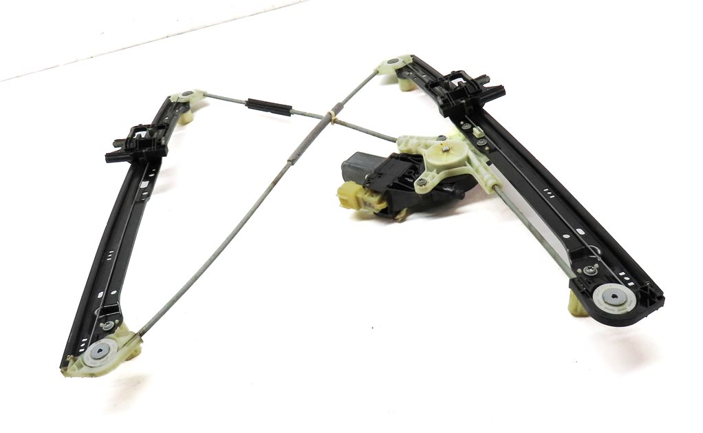 Thumbnail 3: 13-19 RANGE ROVER (L405) FRONT RIGHT PASSENGER DOOR WINDOW REGULATOR w/ MOTOR