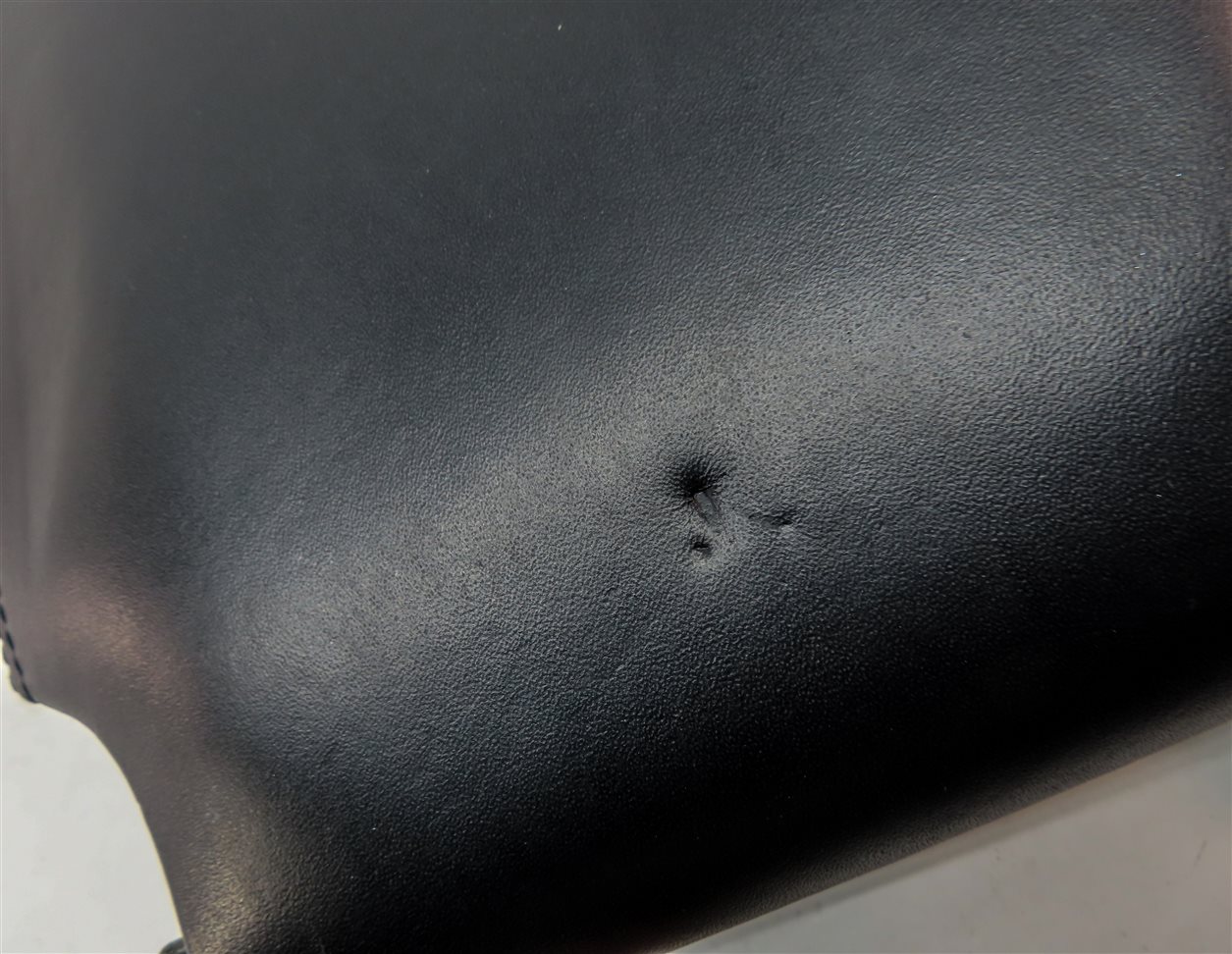 Thumbnail 9: 2013-2022 RANGE ROVER (L405) FRONT CENTER CONSOLE ARMREST LID (BLACK)