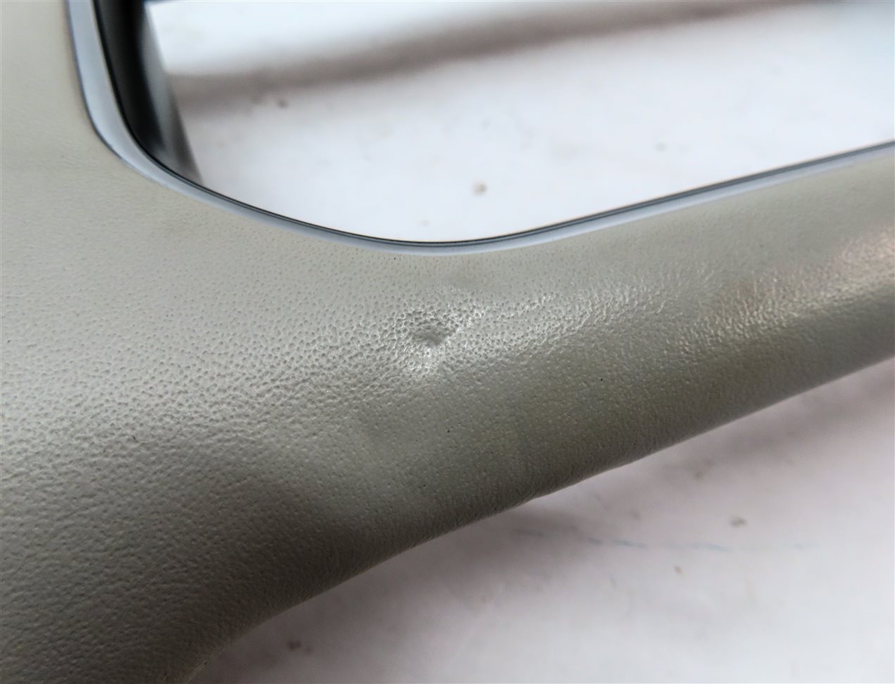 Thumbnail 9: 2014 LAND RANGE ROVER (L405) FRONT CENTER DASH MEDIA SCREEN TRIM BEZEL (GRAY)