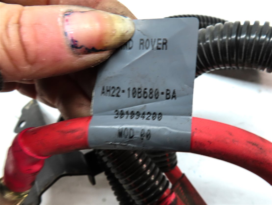 Thumbnail 5: 2014 LAND RANGE ROVER (L405) 5.0L SUPER ENGINE POSITIVE BATTERY CABLE TERMINAL