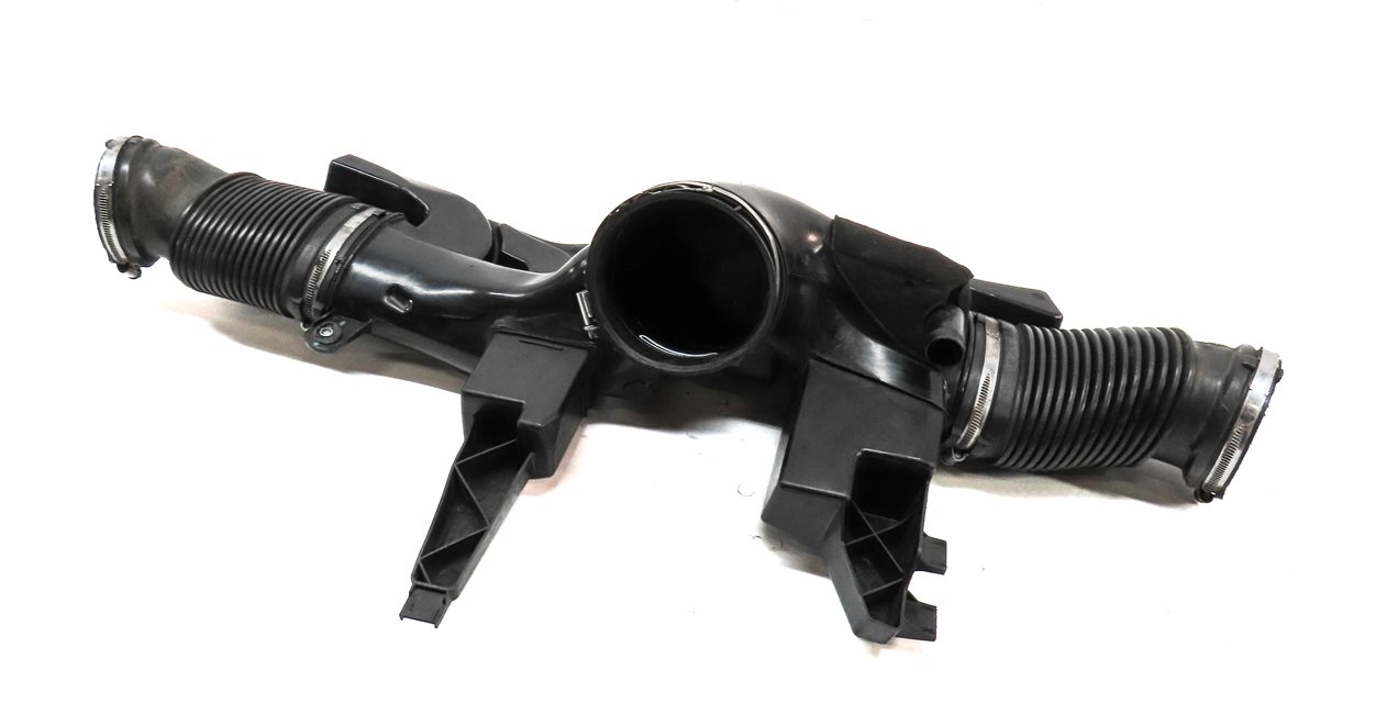 Thumbnail 1: 2014 LAND RANGE ROVER (L405) 5.0L SUPER ENGINE AIR INTAKE RESONATOR PIPE HOSE