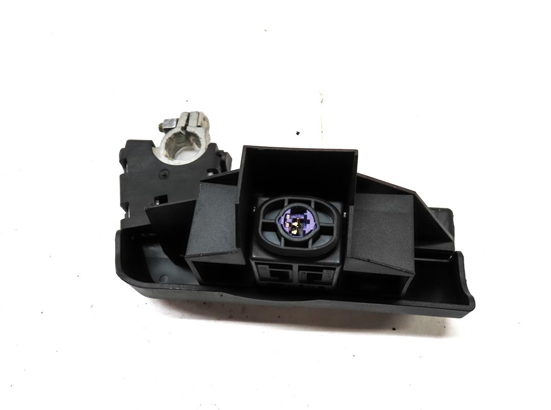 Thumbnail 2: 11 AUDI A5 CONVERTIBLE B8 8T 2.0T POSITIVE BATTERY TERMINAL OVERLOAD PROTECTION