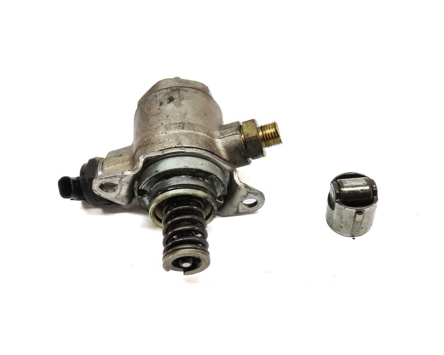 Thumbnail 2: 2009-2012 AUDI A4 A5 Q5 (B8 8K 8R 8T) 2.0T TURBO ENGINE HIGH PRESSURE FUEL PUMP