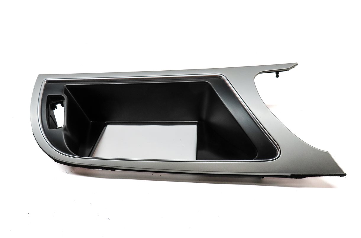 Thumbnail 2: 2011 AUDI A5 CONVERTIBLE (B8 8T) FRONT MEDIA INFORMATION SCREEN BEZEL TRIM