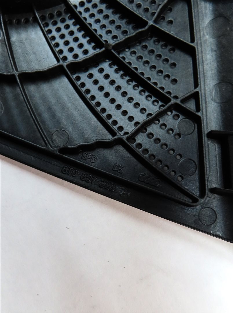 Thumbnail 12: 2011 AUDI A5 CONVERTIBLE (B8 8T) BANG & OLUFSEN AUDIO SPEAKER GRILLE COVER SET/9