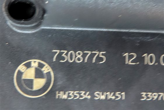 Thumbnail 7: 2013 BMW 650i GRAN COUPE (F06) FRONT WINDSHIELD WIPER MOTOR