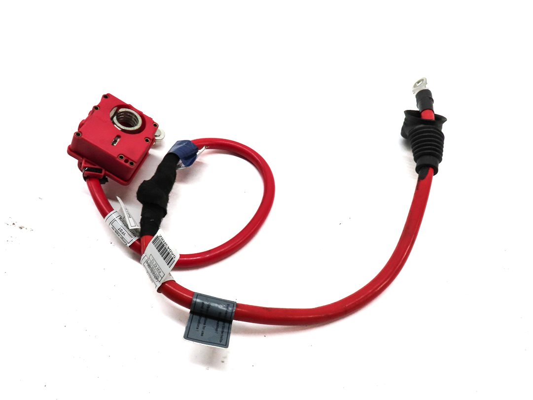 Thumbnail 1: 13 BMW 650i GRAN COUPE (F06) 4.4L (N63) ENGINE POSITIVE BATTERY CABLE TERMINAL