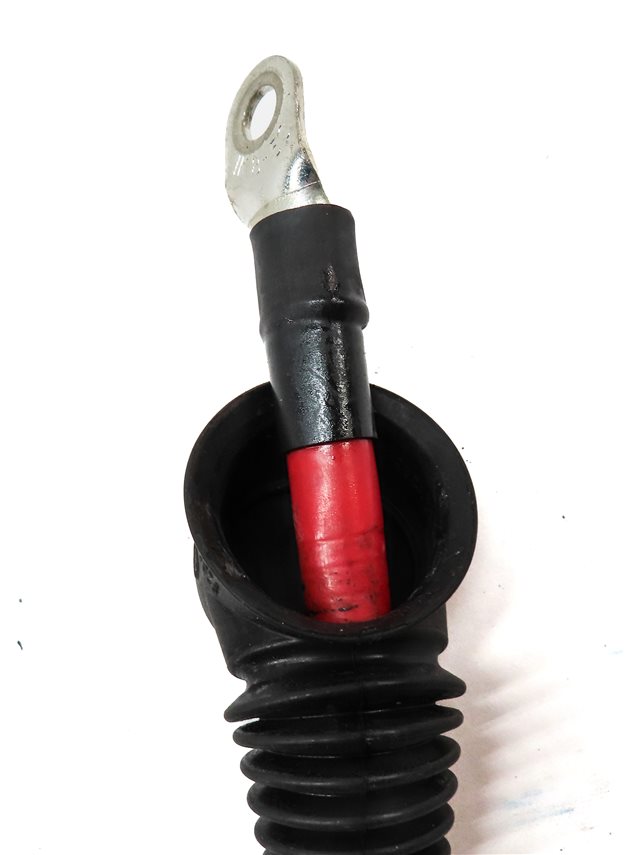 Thumbnail 6: 13 BMW 650i GRAN COUPE (F06) 4.4L (N63) ENGINE POSITIVE BATTERY CABLE TERMINAL