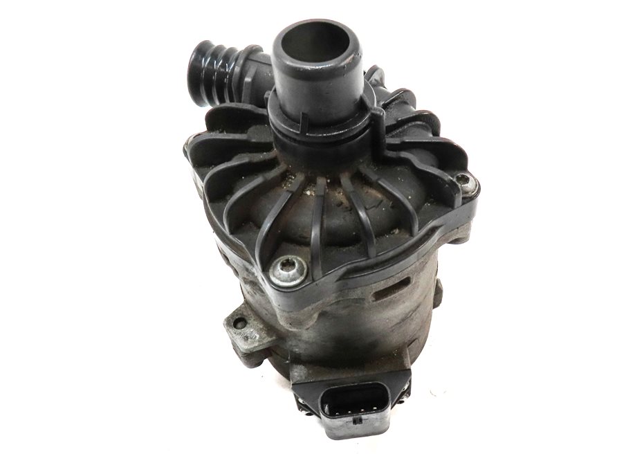 Thumbnail 4: 2013 BMW 650i GRAN COUPE (F06) 4.4L (N63) ENGINE AUXILIARY WATER COOLANT PUMP