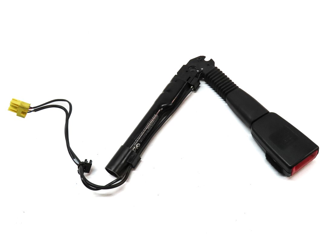 Thumbnail 5: 12-19 BMW 4 6 SERIES M4 M6 F06 F12 F13 F32 RIGHT FRONT SEATBELT RECEIVER (BLACK)