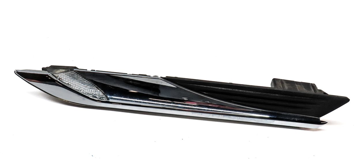 2012-2015 BMW 640i 650i (F06 F12 F13) LEFT DRIVER FENDER SIGNAL MARKER LIGHT