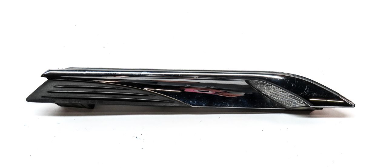 Thumbnail 4: 2012-2015 BMW 640i 650i (F06 F12 F13) LEFT DRIVER FENDER SIGNAL MARKER LIGHT