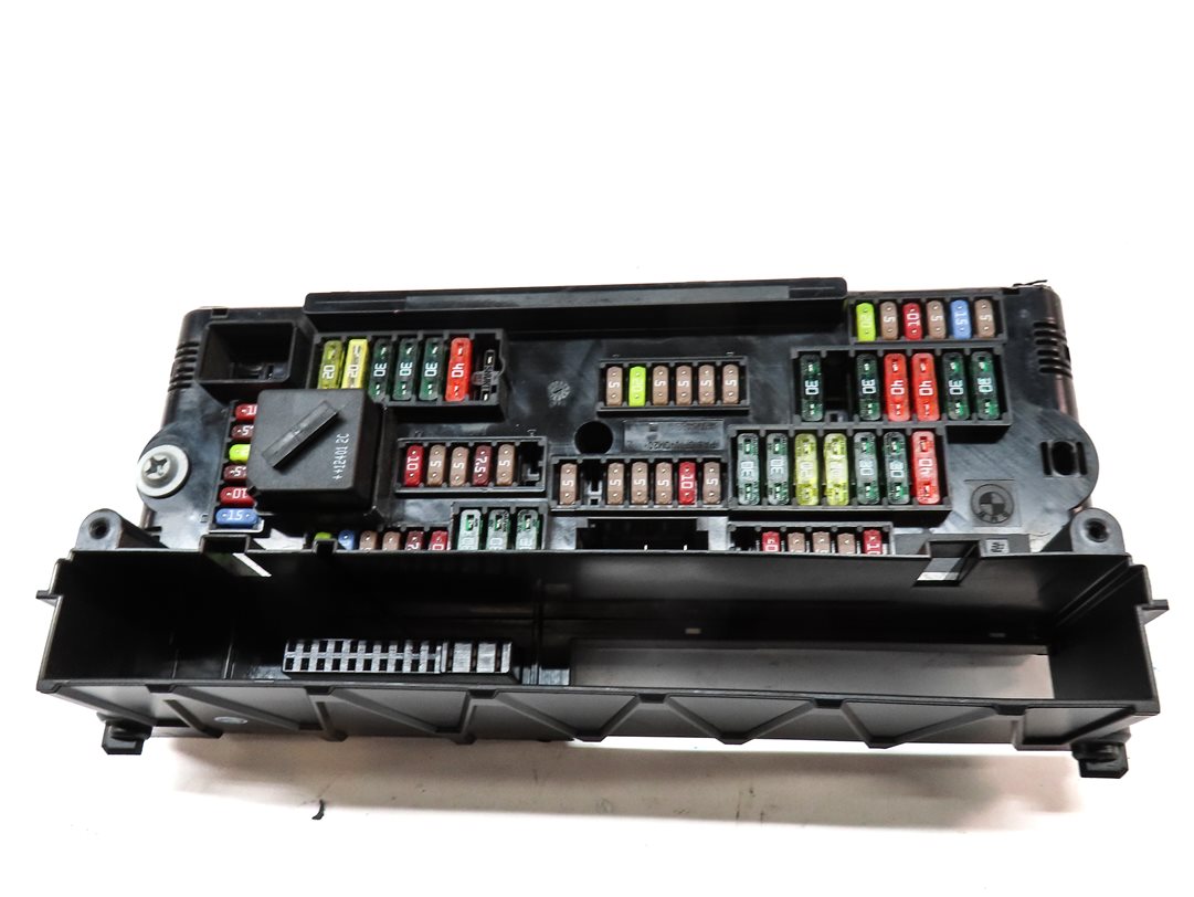 Thumbnail 4: 2012-2017 BMW 5 6 7 (F01 F06 F10) FRONT POWER DISTRIBUTION RELAY FUSE BOX