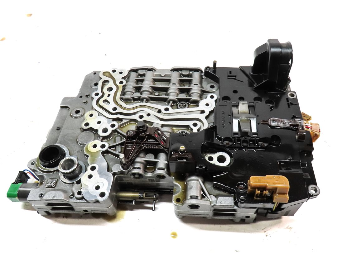 Thumbnail 4: 13-19 BMW 550i 550iGT 650i 750i (F01 F02 F10) RWD 8HP70 TRANSMISSION VALVE BODY