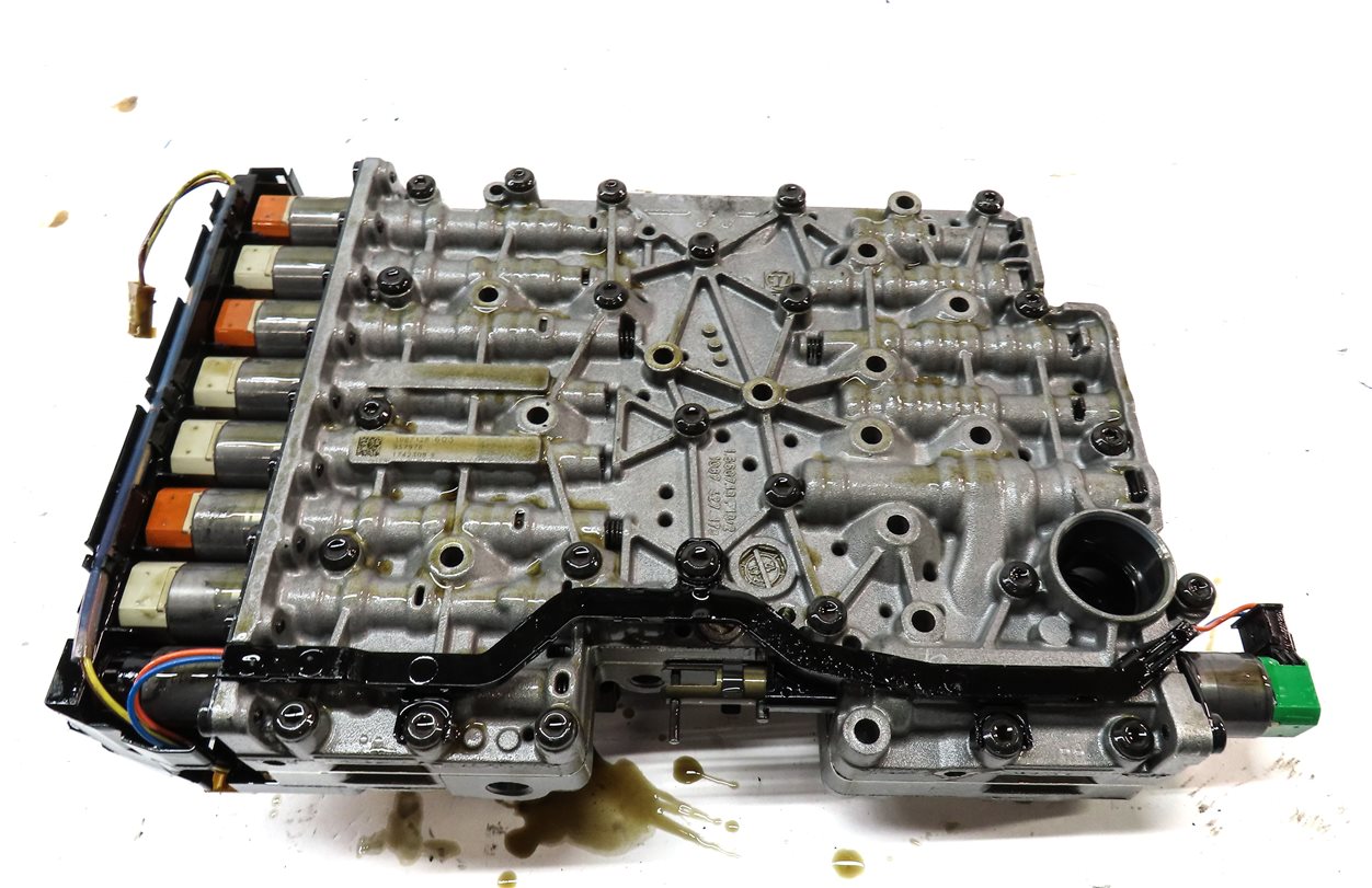 Thumbnail 6: 13-19 BMW 550i 550iGT 650i 750i (F01 F02 F10) RWD 8HP70 TRANSMISSION VALVE BODY