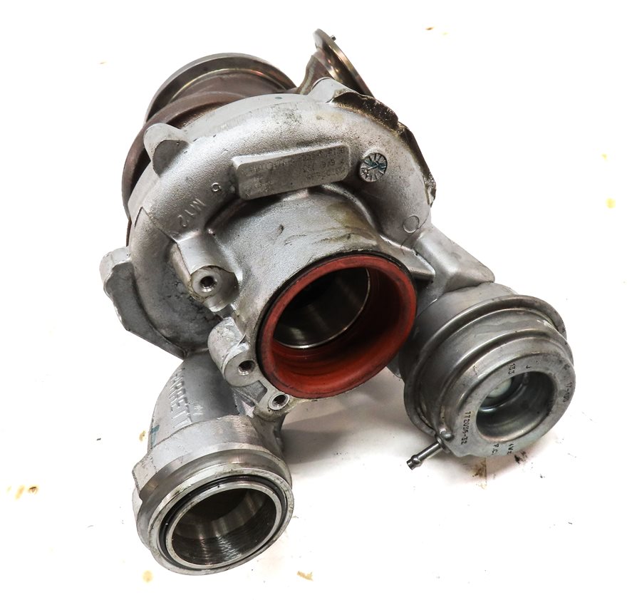 Thumbnail 3: 2013-2019 BMW 550i 550iGT 650i 750i X5 X6 4.4L N63 ENGINE LEFT TURBOCHARGER