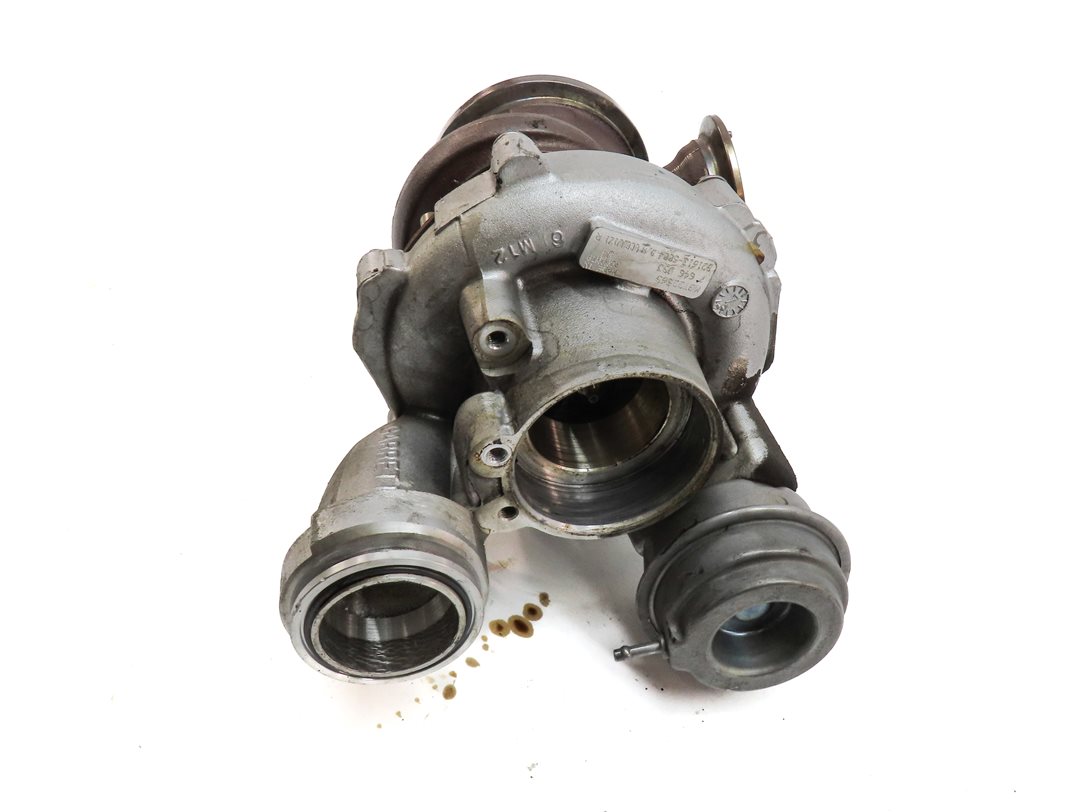 Thumbnail 2: 2013-2019 BMW 550i 550iGT 650i 750i X5 X6 4.4L N63 ENGINE RIGHT TURBOCHARGER