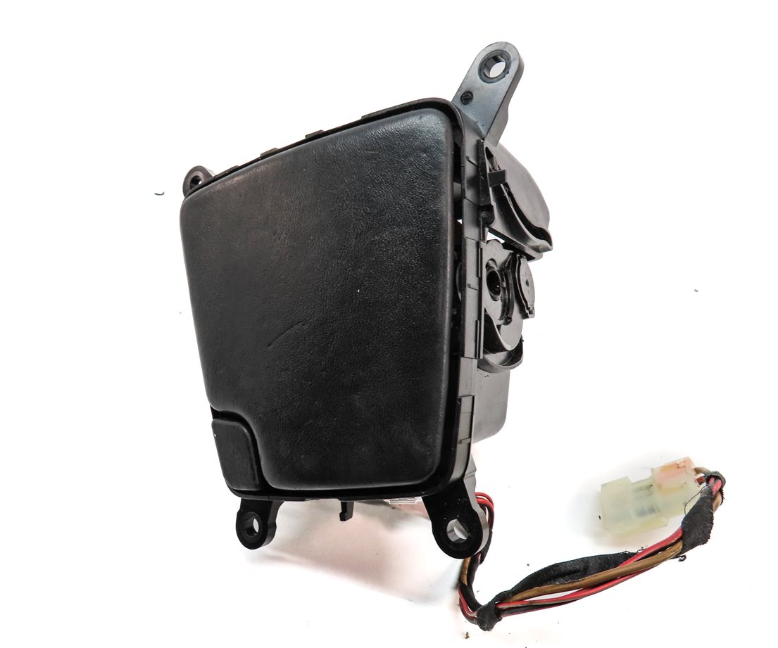 Thumbnail 2: 2013 BMW 650i GRAN COUPE (F06) FRONT CENTER CONSOLE ASHTRAY ASH TRAY (BLACK)
