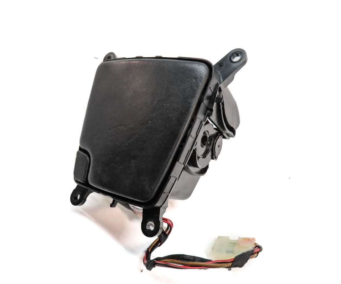 Thumbnail 3: 2013 BMW 650i GRAN COUPE (F06) FRONT CENTER CONSOLE ASHTRAY ASH TRAY (BLACK)