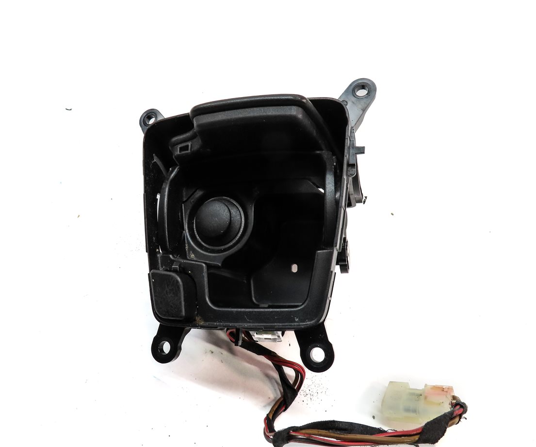 Thumbnail 6: 2013 BMW 650i GRAN COUPE (F06) FRONT CENTER CONSOLE ASHTRAY ASH TRAY (BLACK)