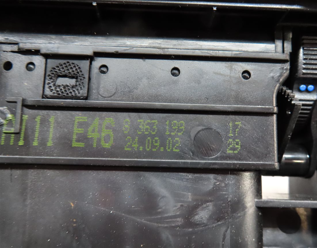Thumbnail 7: 2003 BMW 325Ci CONVERTIBLE (E46) FRONT CENTER DASH HVAC A/C HEATER AIR VENT