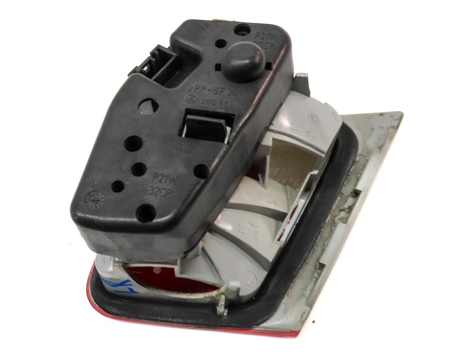 Thumbnail 4: 00-03 3 SERIES COUPE CONVERTIBLE (E46) REAR LEFT INNER TAILLIGHT TAIL LIGHT LAMP
