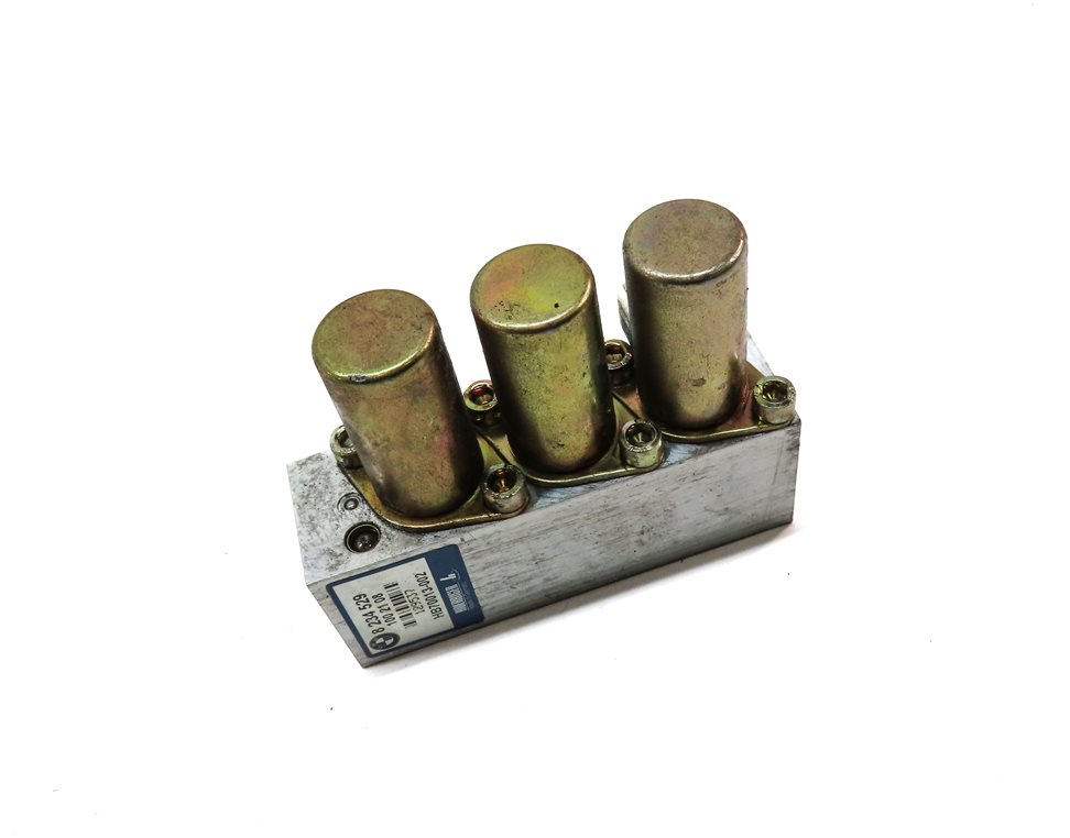 Thumbnail 3: 2003 BMW 325Ci CONVERTIBLE (E46) CONVERTIBLE TOP VALVE BLOCK
