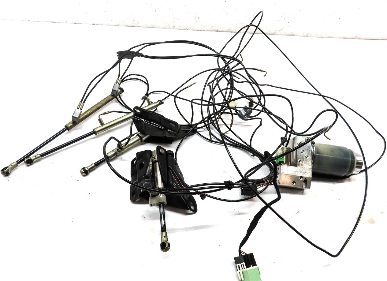 Thumbnail 4: 2003 BMW 325Ci CONVERTIBLE (E46) CONVERTIBLE TOP HYDRAULIC PUMP w/ LINES & RAMS