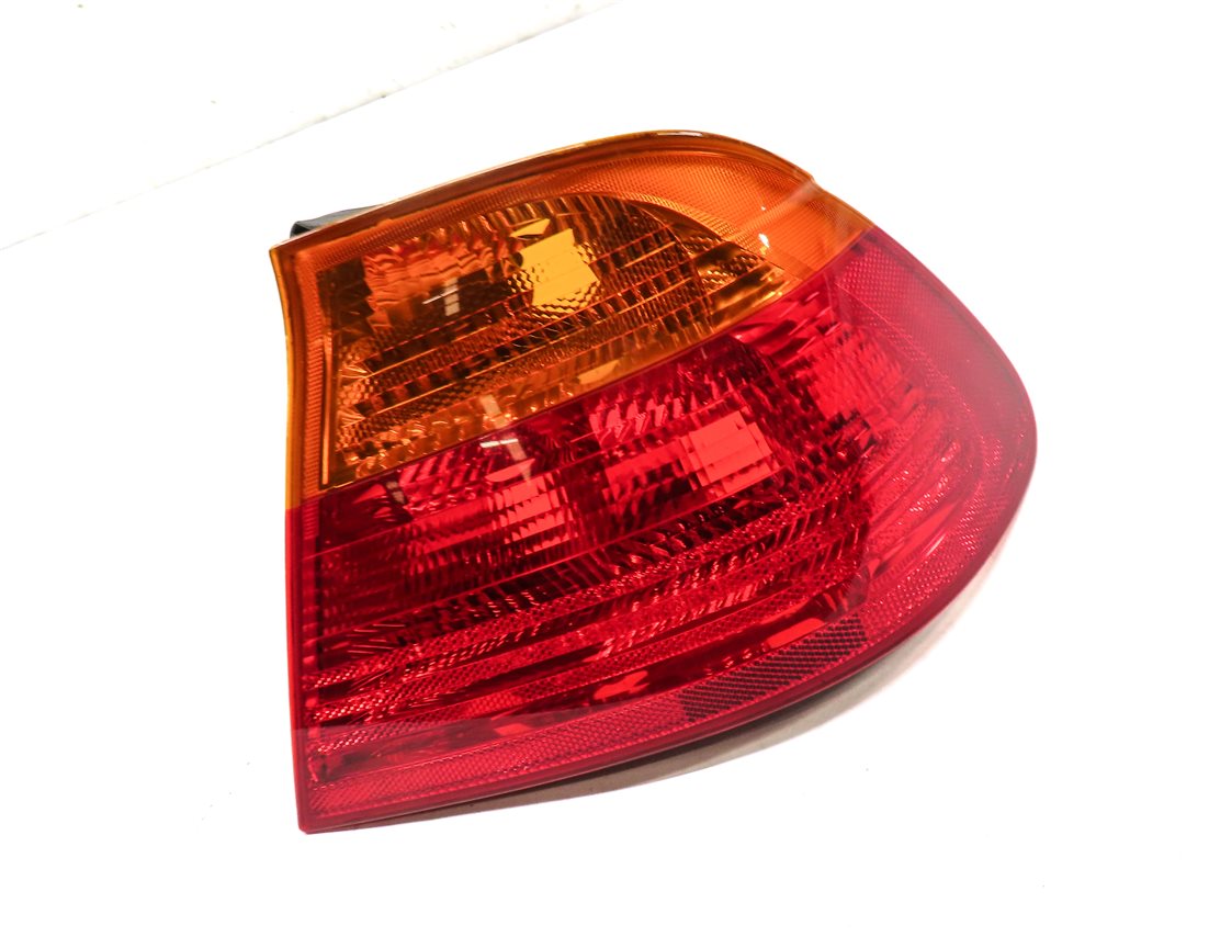 Thumbnail 3: 00-03 BMW 3 M3 SERIES E46 REAR RIGHT OUTER TAILLIGHT TAIL LIGHT LAMP AMBER LENS