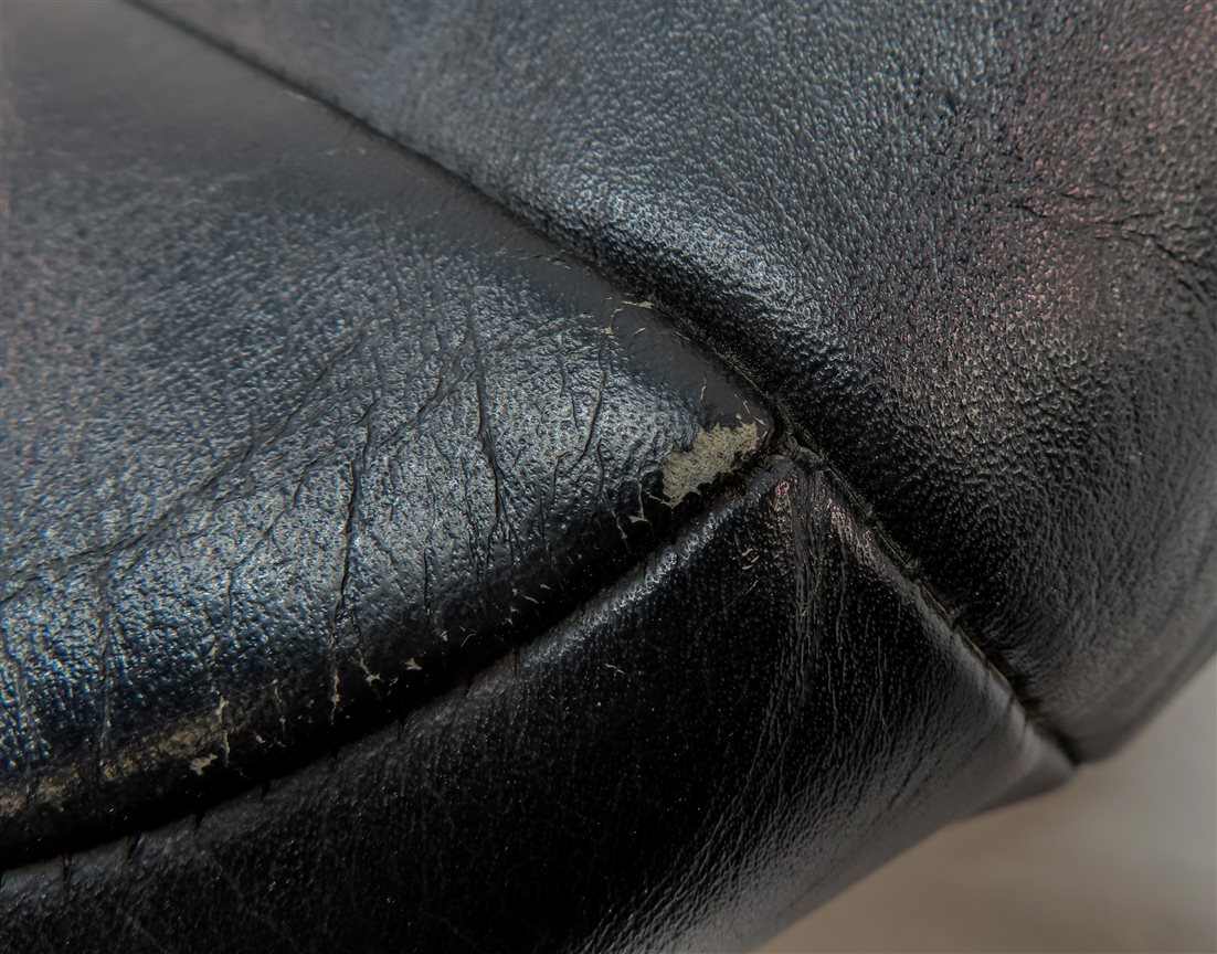 Thumbnail 9: 2003 BMW 325Ci CONVERTIBLE (E46) FRONT RIGHT LOWER STANDARD SEAT CUSHION (BLACK)
