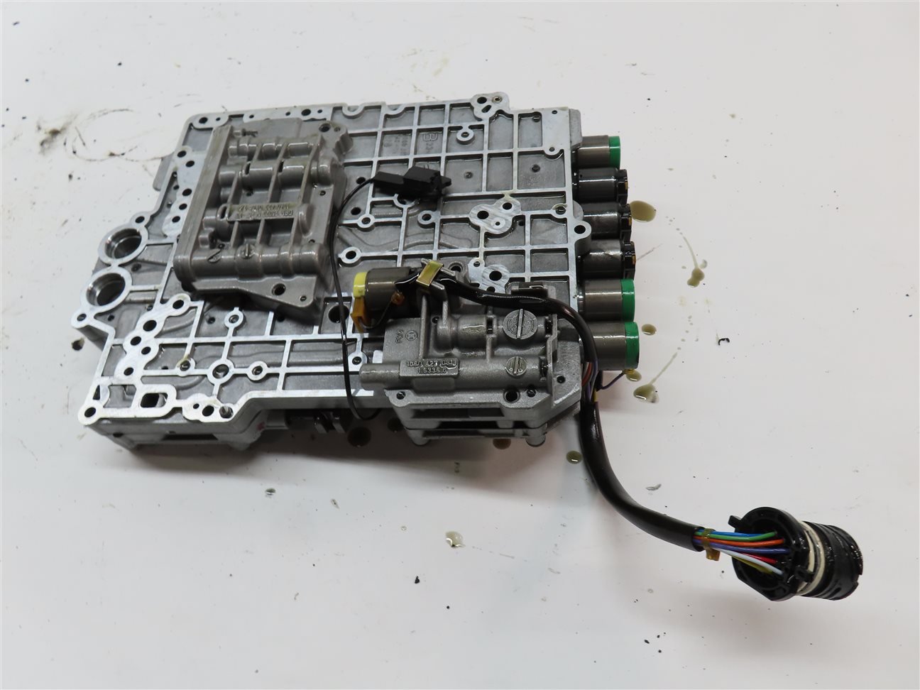 Thumbnail 6: 2003-2006 BMW 325i (E46) A5S 360R / 390R AUTO AUTOMATIC TRANSMISSION VALVE BODY