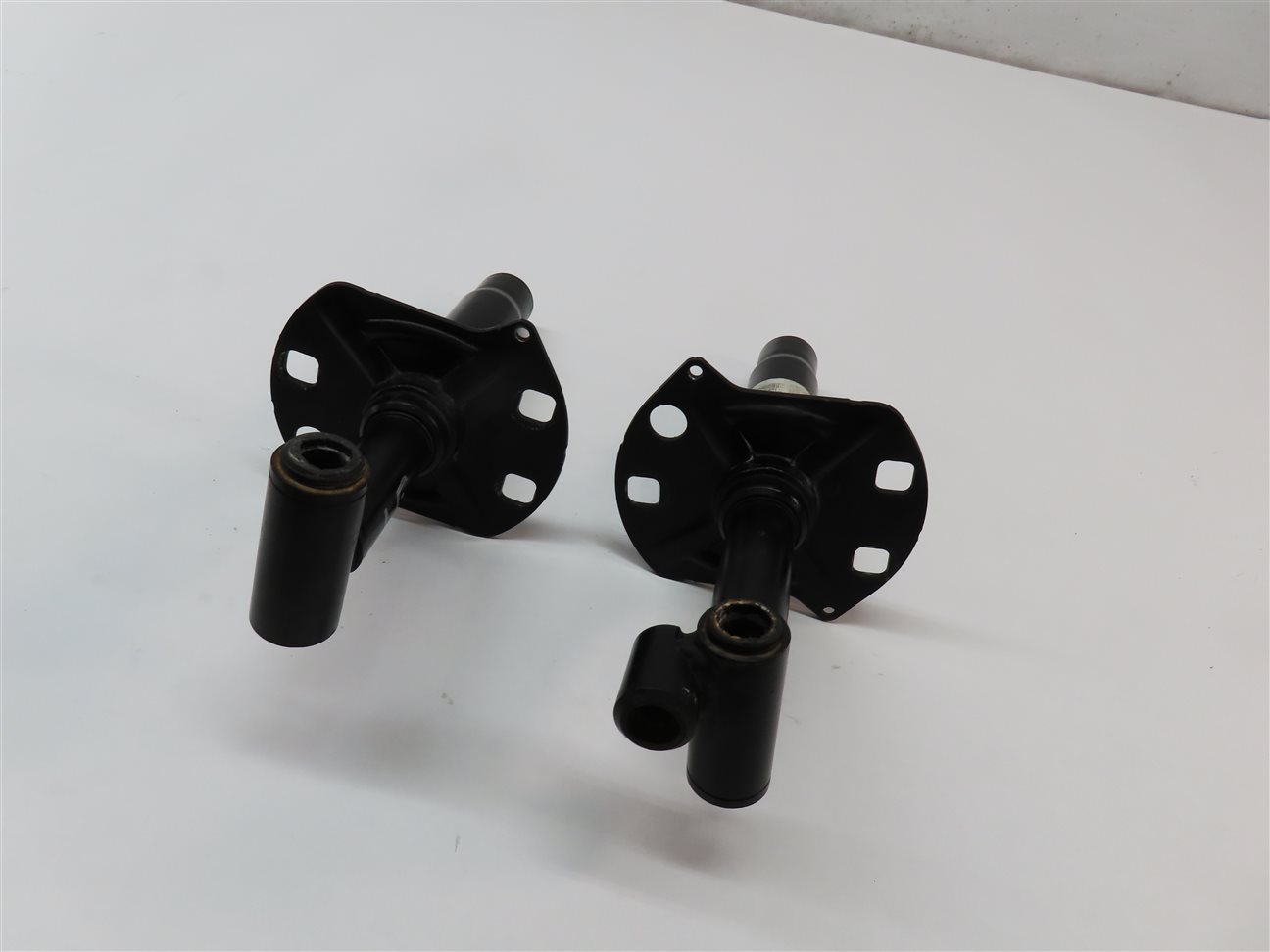 2003 BMW 325Ci CONVERTIBLE E46 FRONT BUMPER LEFT RIGHT IMPACT SHOCK ABSORBER SET