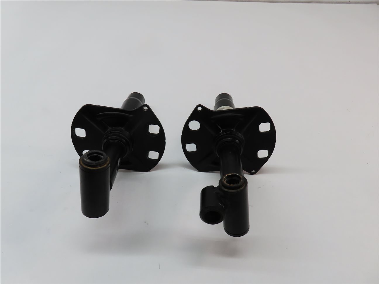 Thumbnail 2: 2003 BMW 325Ci CONVERTIBLE E46 FRONT BUMPER LEFT RIGHT IMPACT SHOCK ABSORBER SET