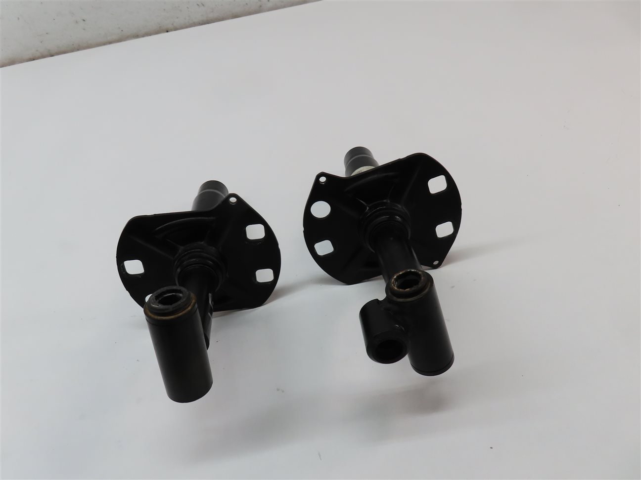Thumbnail 3: 2003 BMW 325Ci CONVERTIBLE E46 FRONT BUMPER LEFT RIGHT IMPACT SHOCK ABSORBER SET