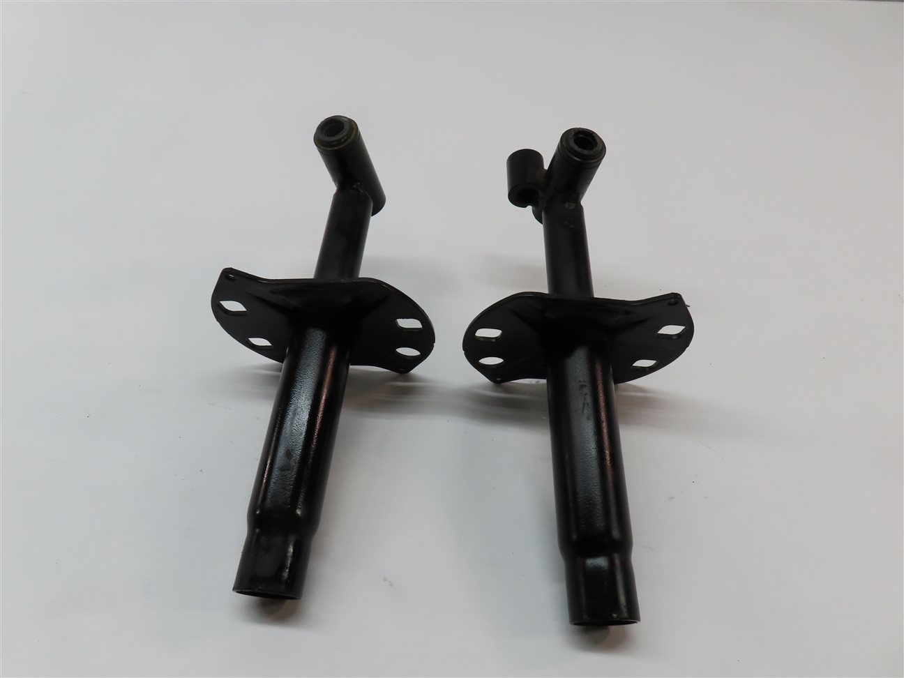 Thumbnail 4: 2003 BMW 325Ci CONVERTIBLE E46 FRONT BUMPER LEFT RIGHT IMPACT SHOCK ABSORBER SET