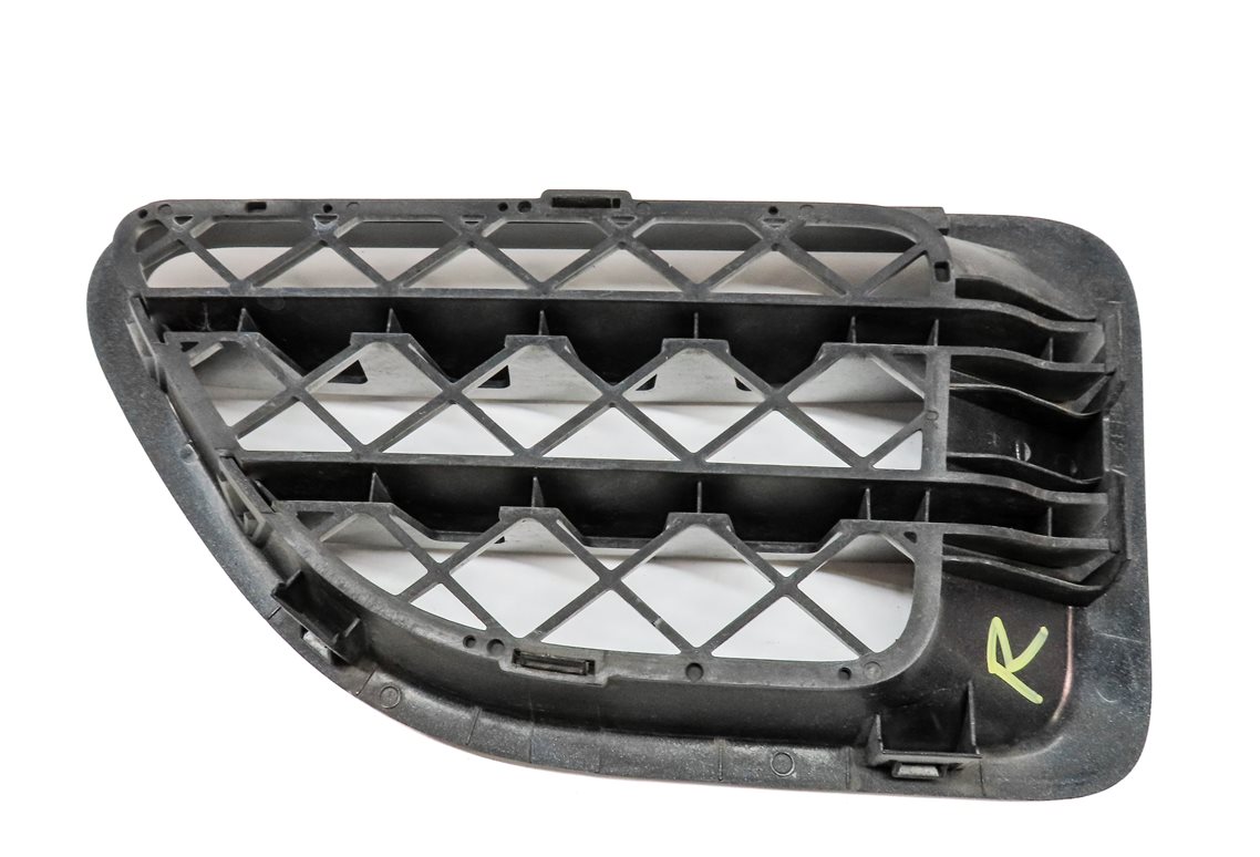 Thumbnail 5: 2009 LAND RANGE ROVER SPORT (L320) FRONT RIGHT PASSENGER FENDER AIR VENT GRILLE