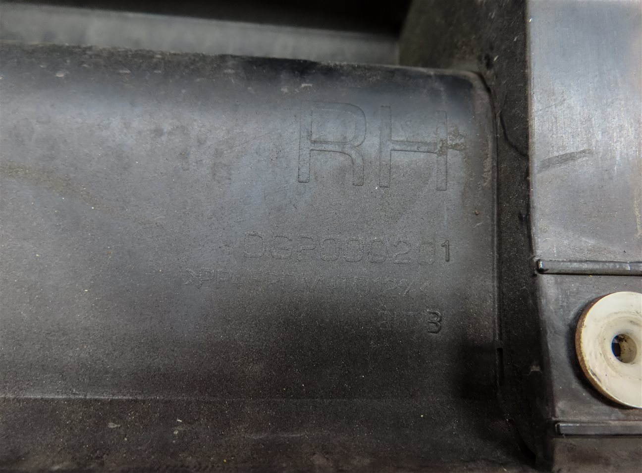 Thumbnail 19: 2006-2013 RANGE ROVER SPORT (L320) FRONT & REAR LOWER DOOR MOULDING TRIM SET-4
