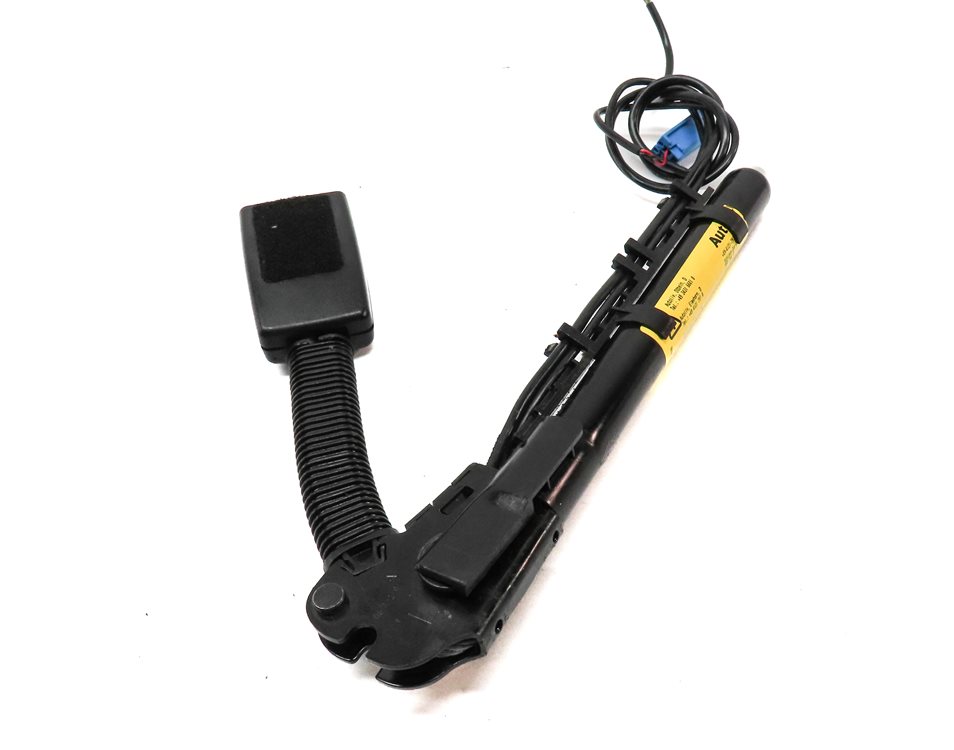 Thumbnail 4: 08-16 LR3 LR4 RANGE ROVER SPORT L320 LEFT FRONT DRIVER SEATBELT BUCKLE RECEIVER
