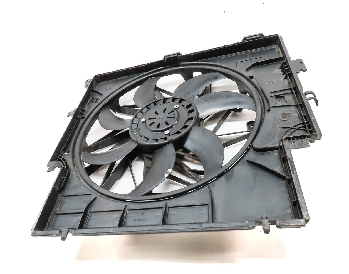Thumbnail 2: 13-18 BMW X3 X4 (F25 F26) 2.0L N20 TURBO ENGINE RADIATOR COOLING FAN w/ SHROUD