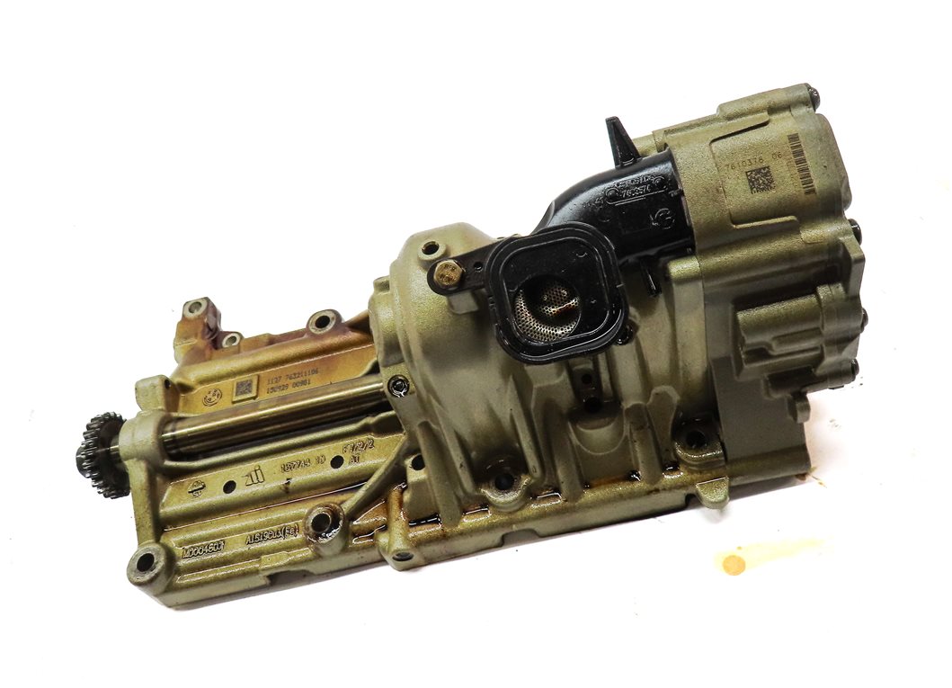 Thumbnail 3: 2016 BMW X3 (F25) 2.0L TURBO (N20) ENGINE OIL PUMP