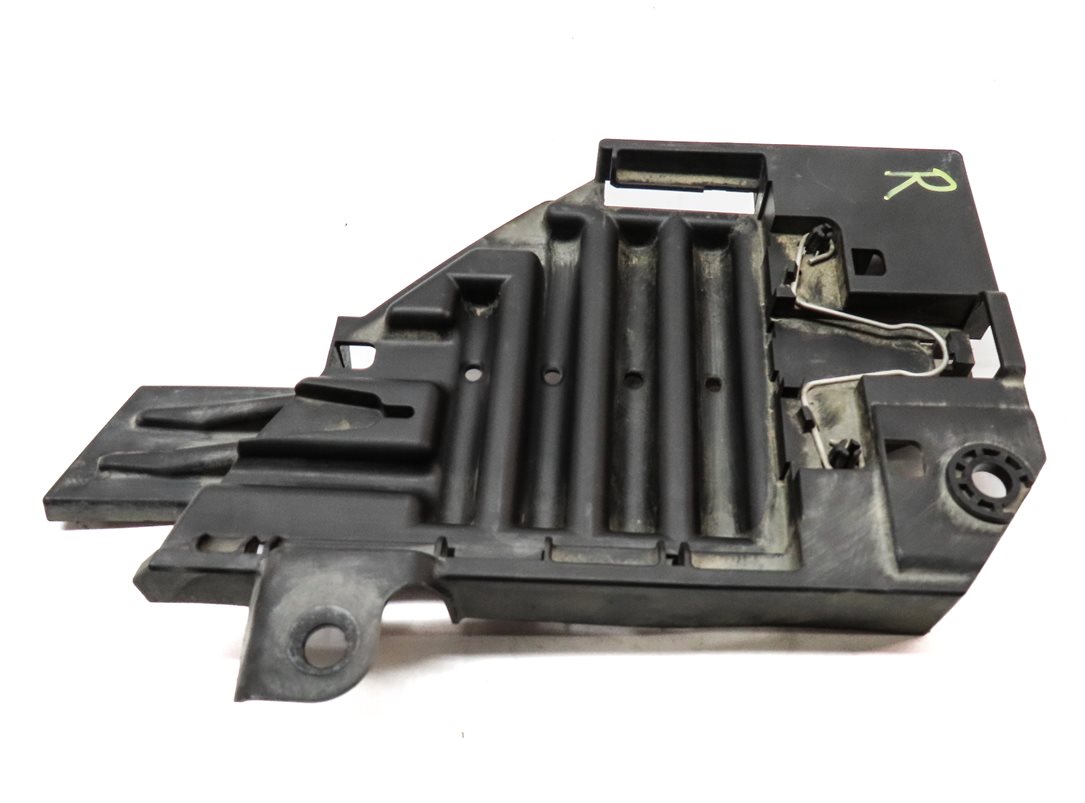 Thumbnail 2: 2016 LAND DISCOVERY SPORT (L550) FRONT RIGHT PASSENGER HEADLIGHT MOUNT BRACKET