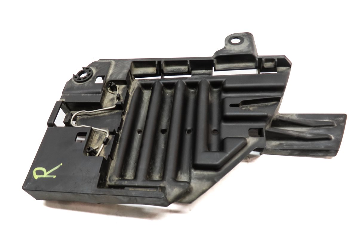 Thumbnail 5: 2016 LAND DISCOVERY SPORT (L550) FRONT RIGHT PASSENGER HEADLIGHT MOUNT BRACKET