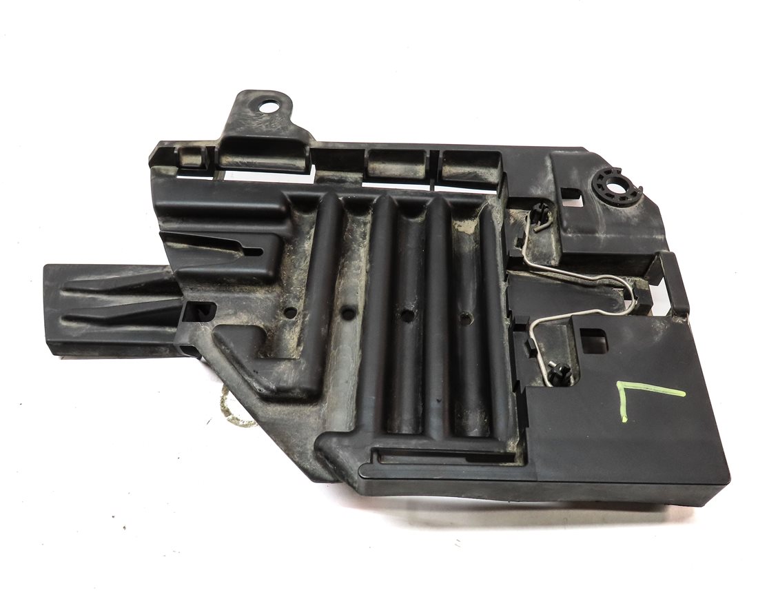 Thumbnail 2: 2016 LAND DISCOVERY SPORT (L550) FRONT LEFT DRIVER HEADLIGHT MOUNT BRACKET