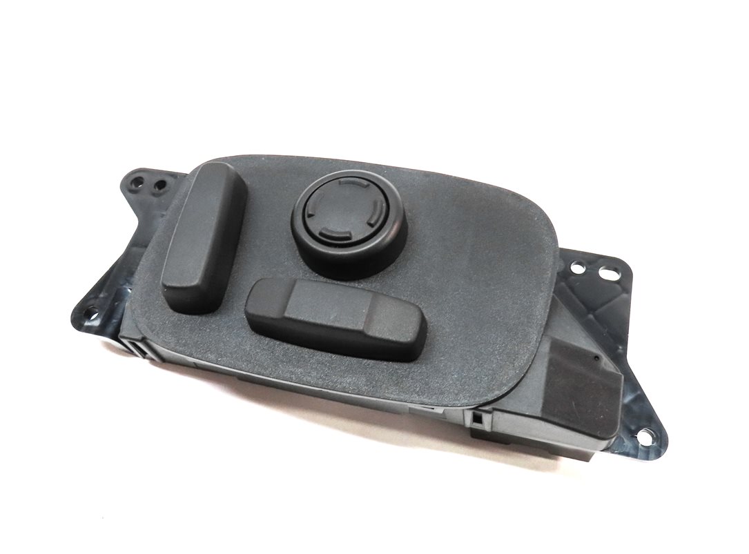 Thumbnail 1: 2016 LAND DISCOVERY SPORT L550 FRONT RIGHT PASSENGER SEAT ADJUST MOTOR w/ LUMBAR