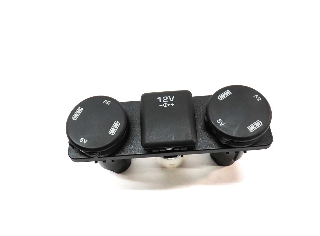 Thumbnail 2: 2016 LAND DISCOVERY SPORT (L550) REAR POWER SOCKET w/ USB PLUG IN