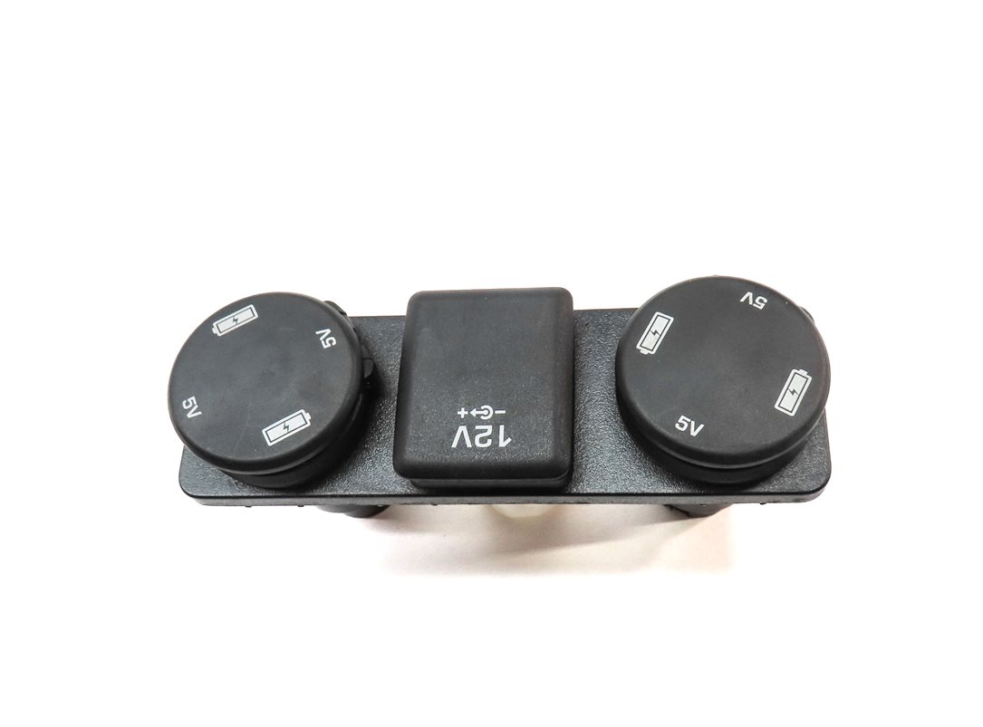 Thumbnail 4: 2016 LAND DISCOVERY SPORT (L550) REAR POWER SOCKET w/ USB PLUG IN